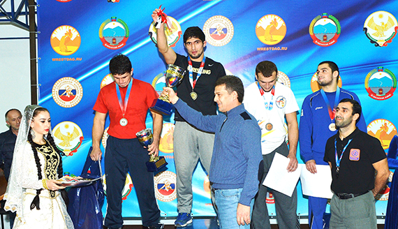 Во второй день турнира на призы Х. Шихсаидова были разыграны два автомобиля.